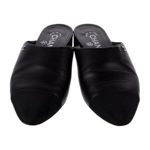 AUTHENTIC Chanel 2018 Interlocking CC Logo Mules Women's Size: 7 | IT 37